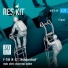 RESKIT RSF72-0059 F-105 (F, G) Thunderchief male pilots on access ladder (2 pcs) (3D Printed) (1/72)